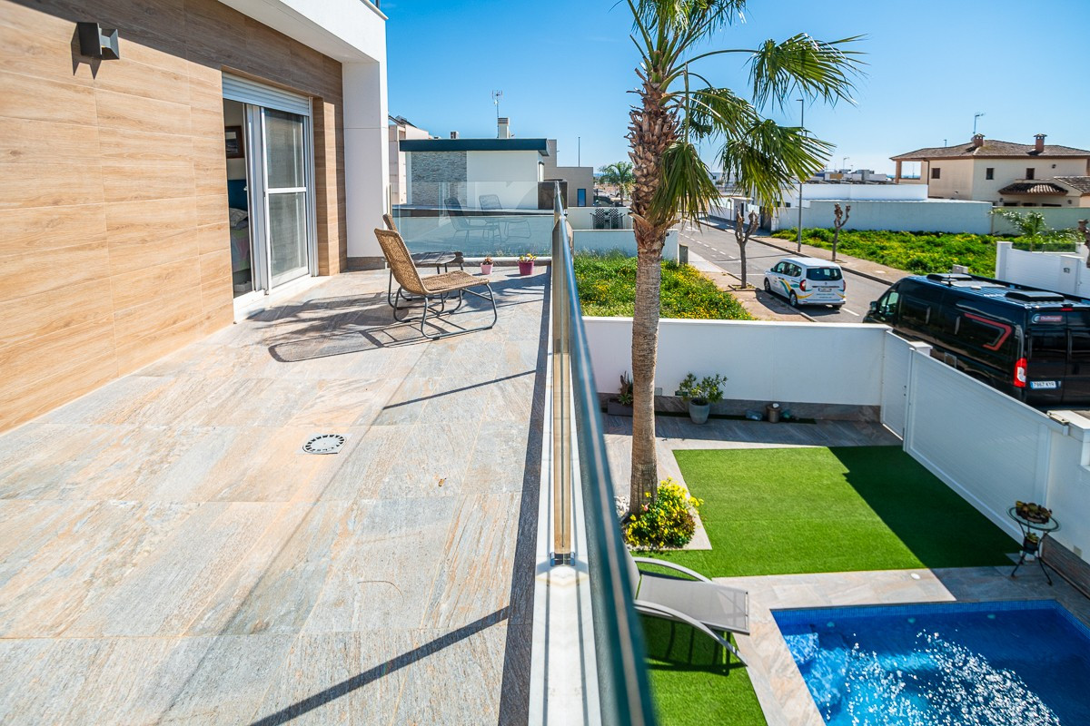 Huis te koop in Pilar de la Horadada | 3 slaapkamers H5333995