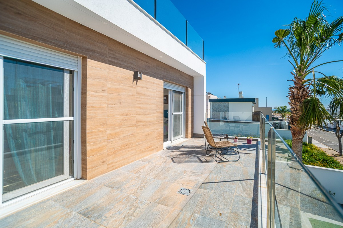 Huis te koop in Pilar de la Horadada | 3 slaapkamers H5333995