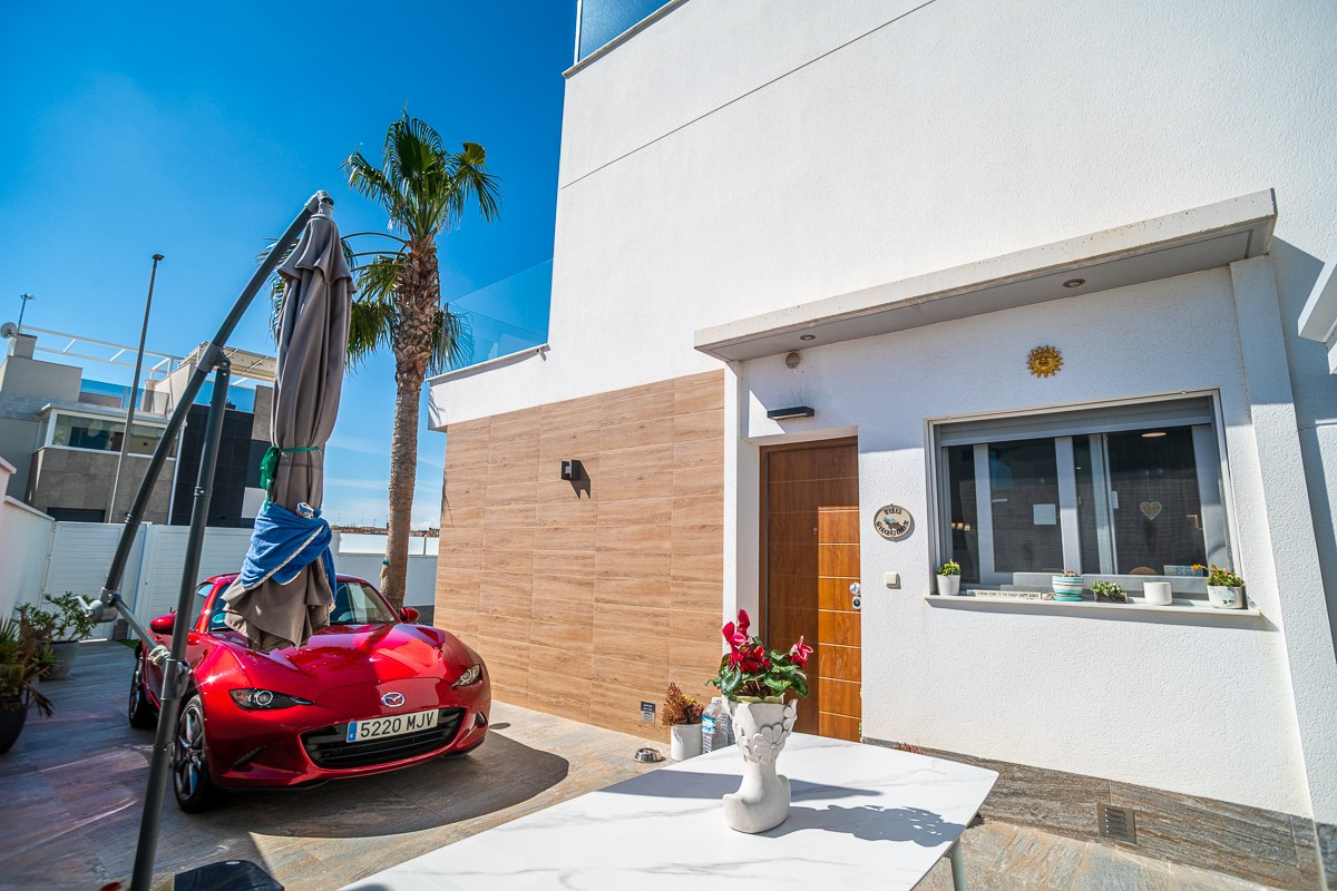 Huis te koop in Pilar de la Horadada | 3 slaapkamers H5333995