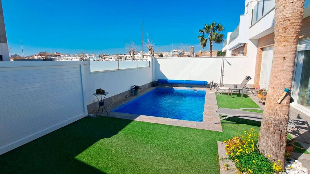 Huis te koop in Pilar de la Horadada | 3 slaapkamers H5486809
