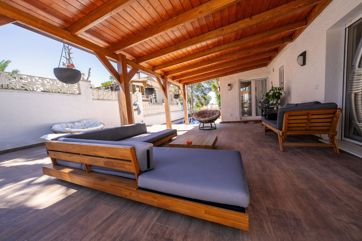Huis te koop in Pilar de la Horadada | 4 slaapkamers H5495689