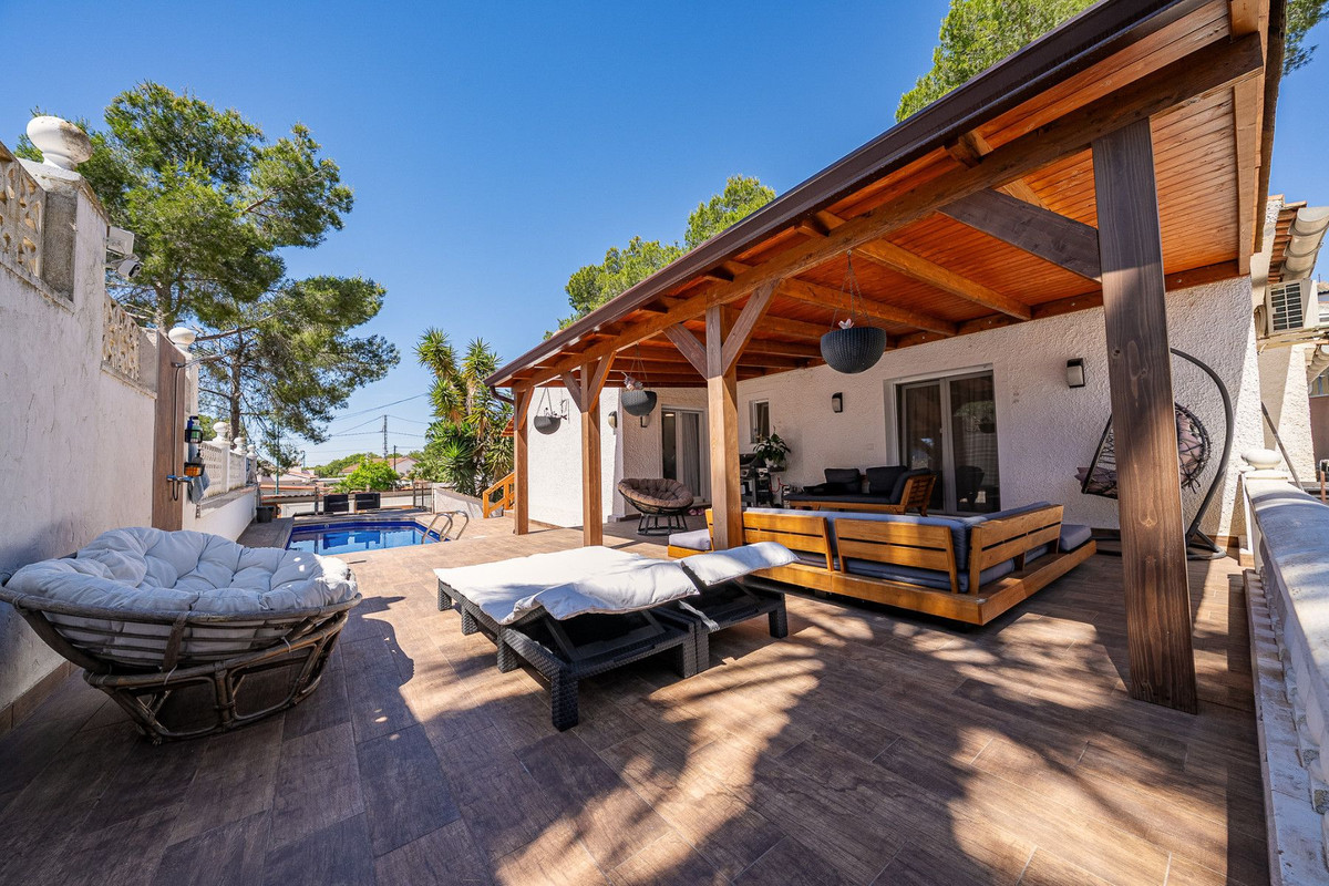 Huis te koop in Pilar de la Horadada | 4 slaapkamers H5495689