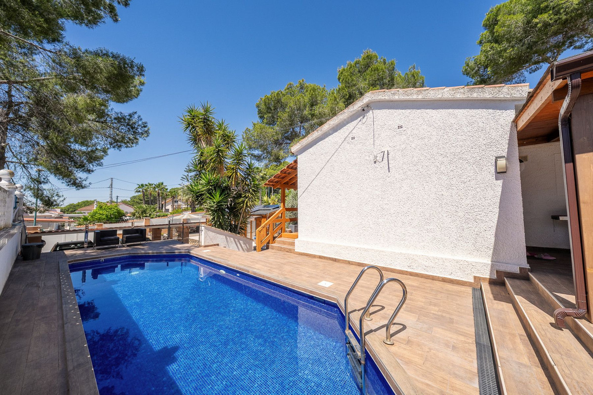Huis te koop in Pilar de la Horadada | 4 slaapkamers H5495689