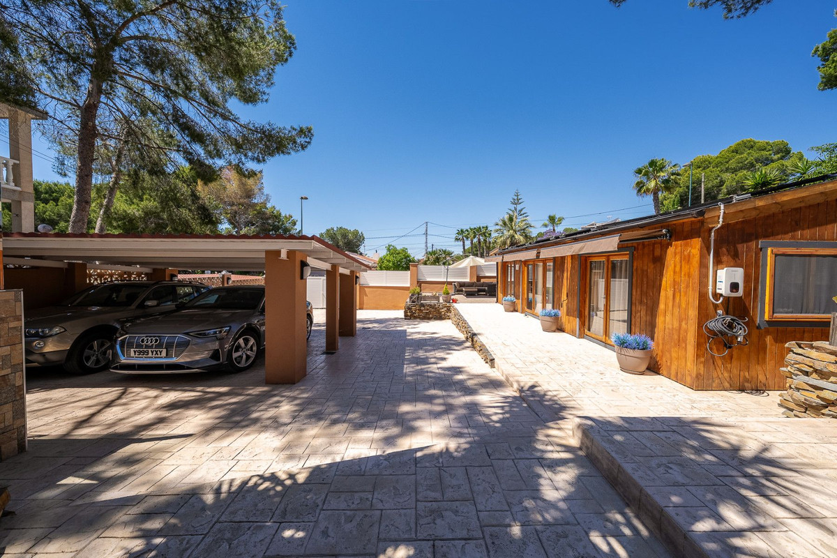 Huis te koop in Pilar de la Horadada | 4 slaapkamers H5495689
