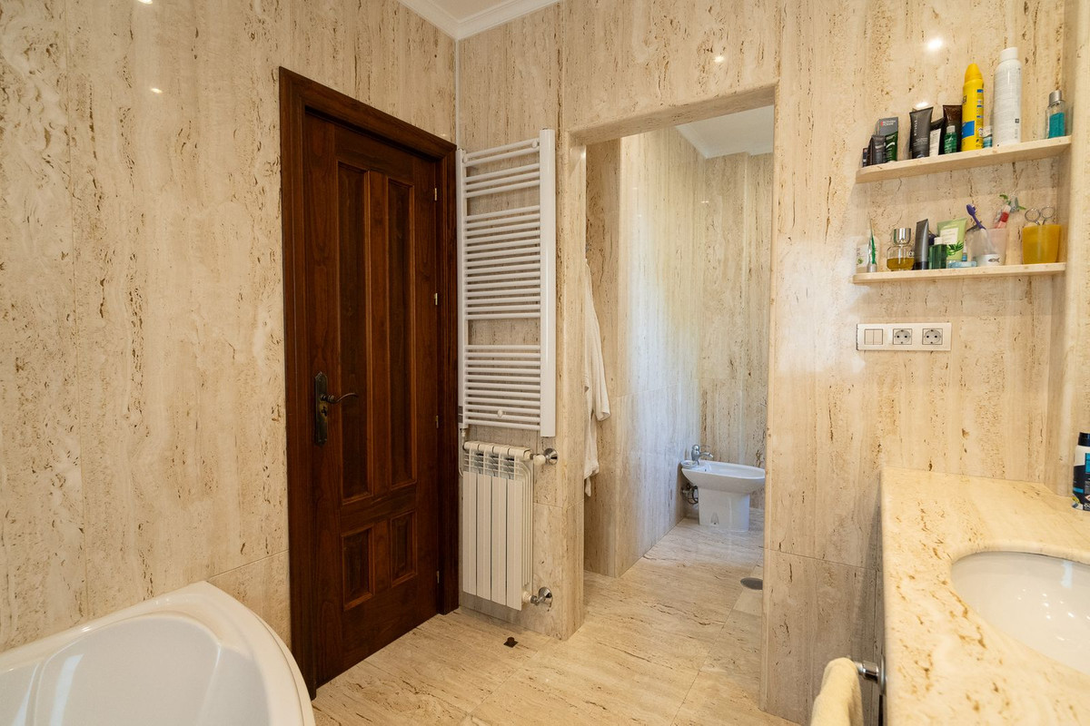 Huis te koop in Pinares de San Antón | 5 slaapkamers H5056297