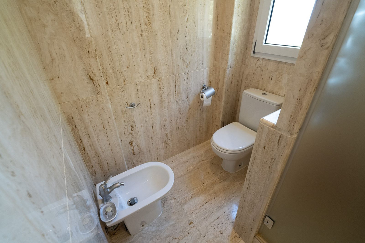 Huis te koop in Pinares de San Antón | 5 slaapkamers H5056297