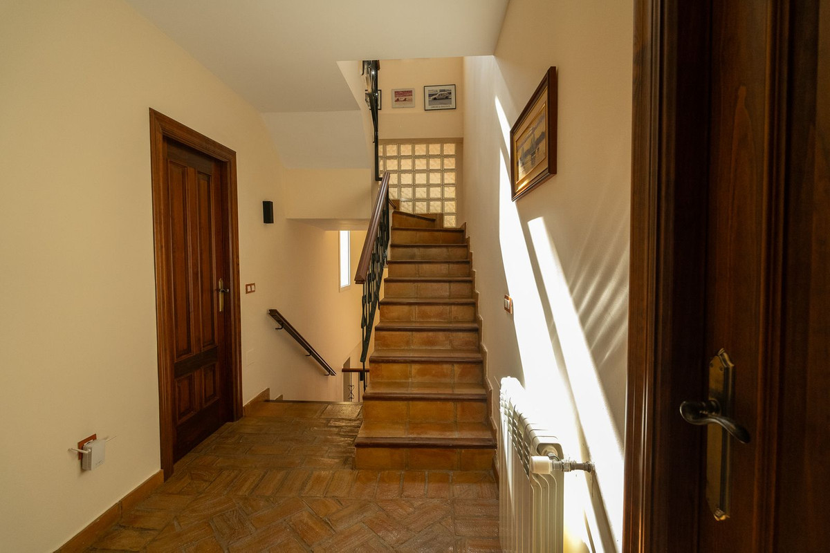 Huis te koop in Pinares de San Antón | 5 slaapkamers H5056297