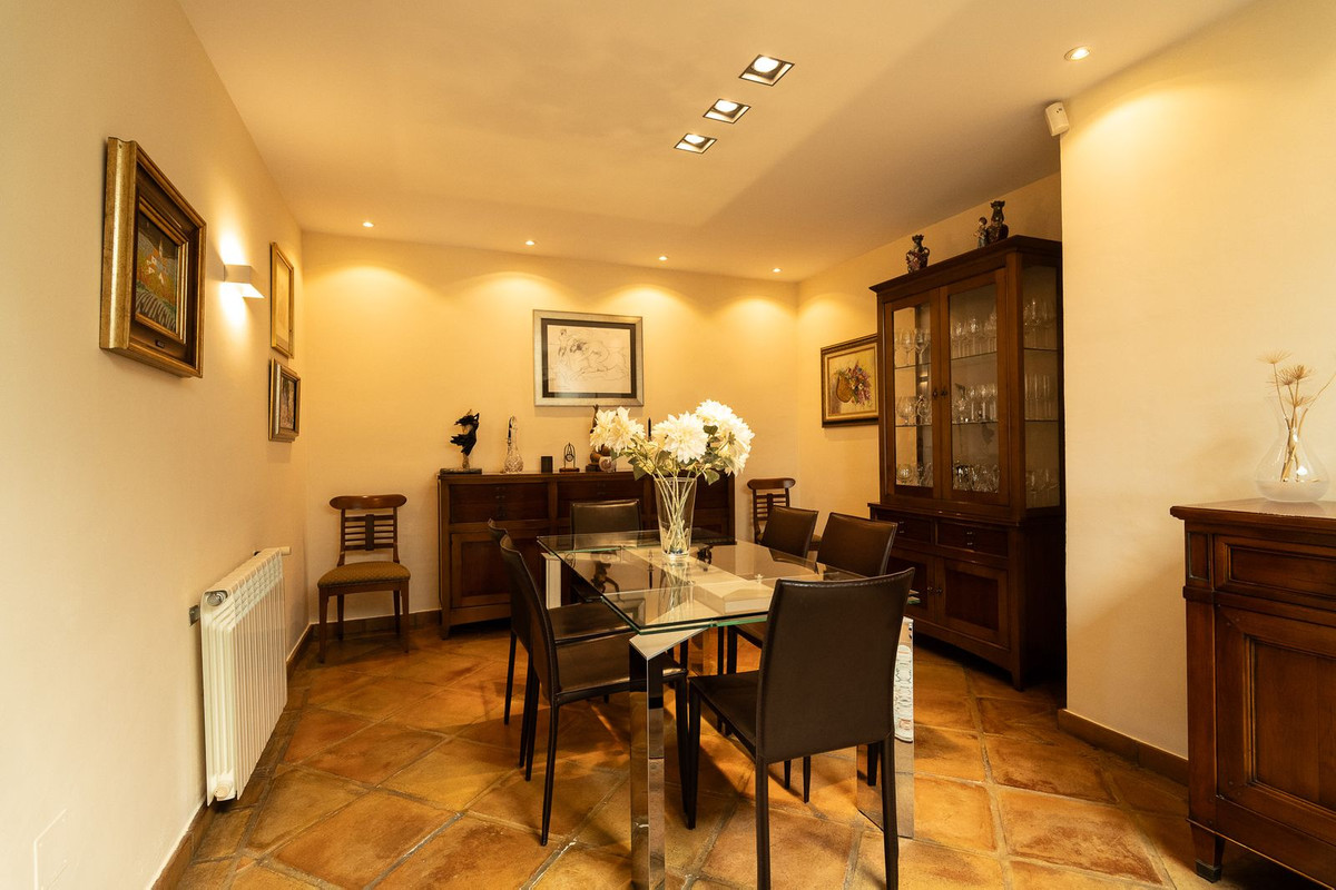 Huis te koop in Pinares de San Antón | 5 slaapkamers H5056297