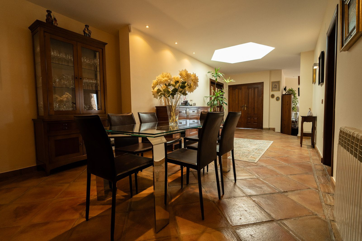 Huis te koop in Pinares de San Antón | 5 slaapkamers H5056297