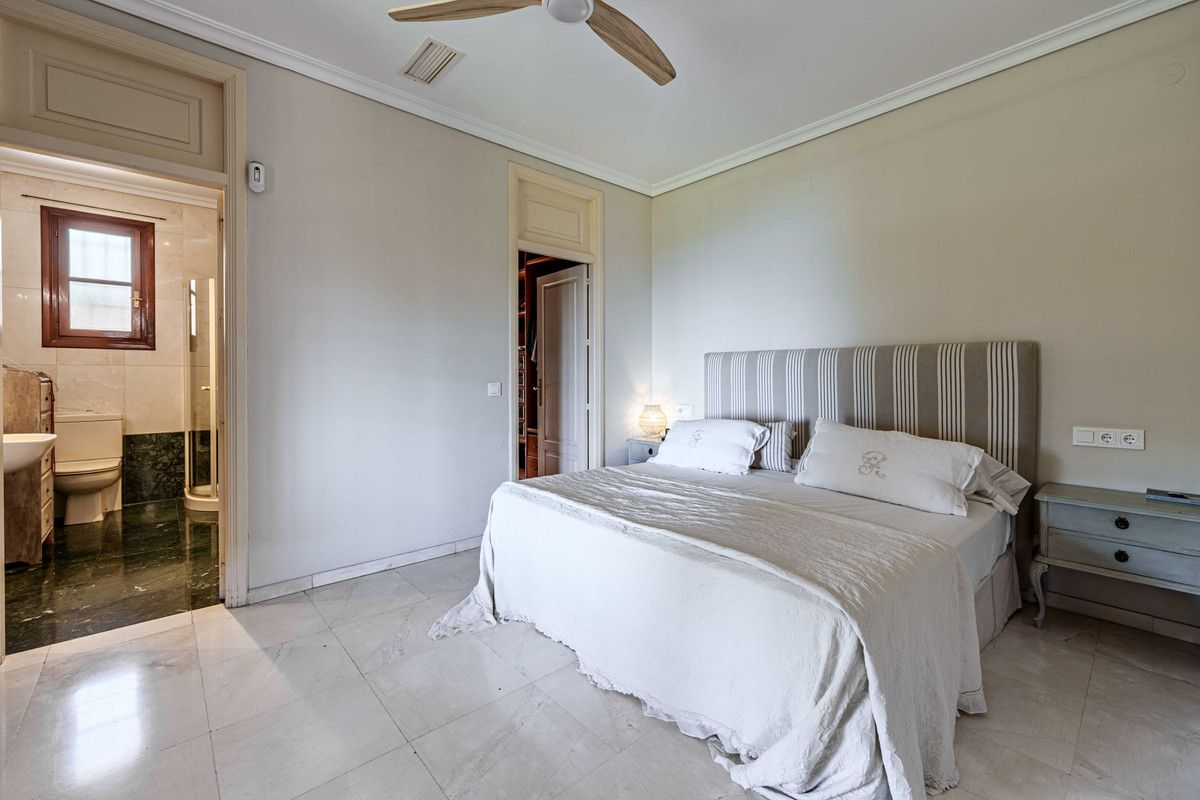 Huis te koop in Pinares de San Antón | 5 slaapkamers H5073520