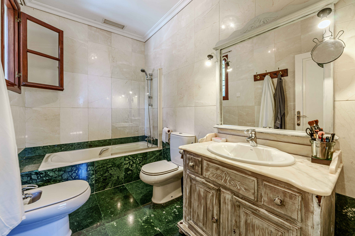 Huis te koop in Pinares de San Antón | 5 slaapkamers H5073520