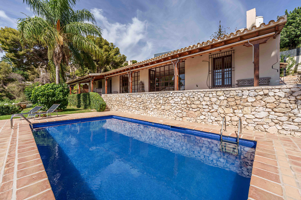 Huis te koop in Pinares de San Antón | 5 slaapkamers H5073520