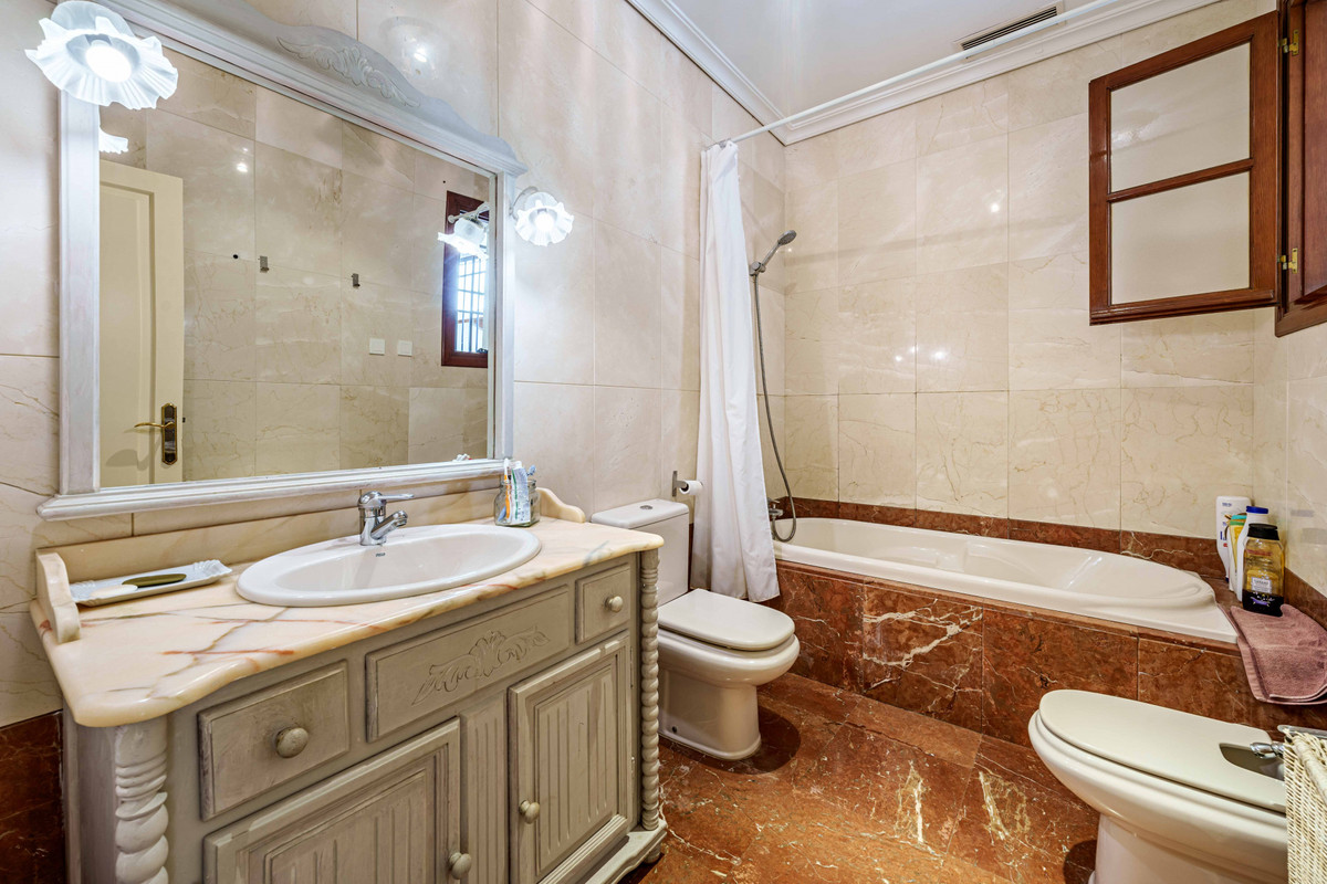 Huis te koop in Pinares de San Antón | 5 slaapkamers H5073520