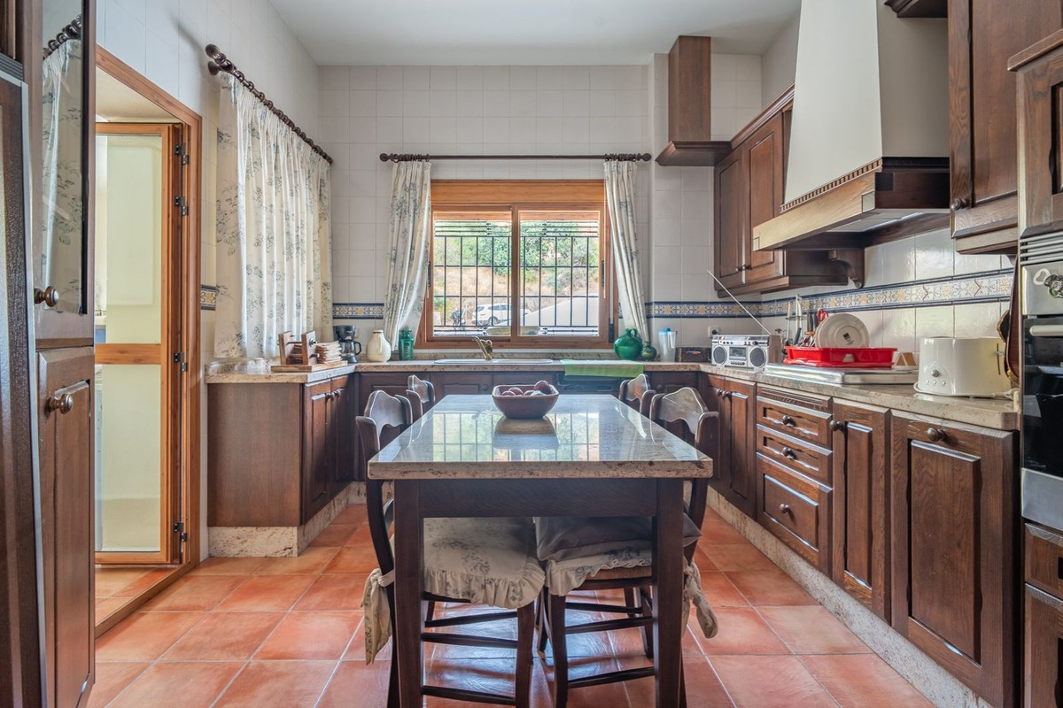 Huis te koop in Pinares de San Antón | 5 slaapkamers H5212336