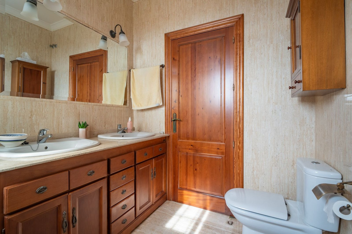 Huis te koop in Pinares de San Antón | 5 slaapkamers H5212336