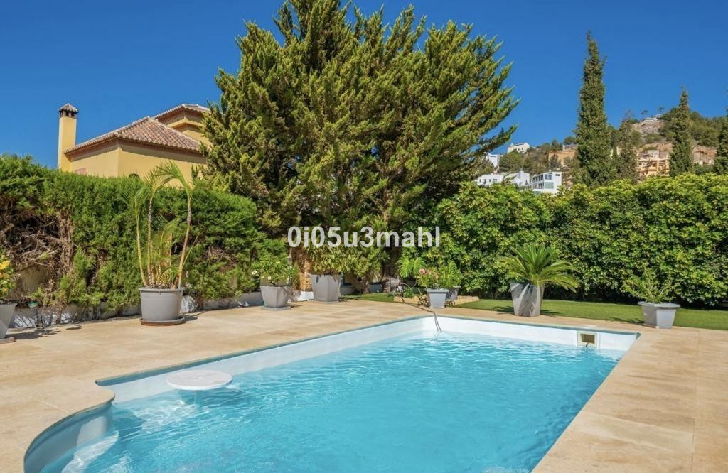 Huis te koop in Pinares de San Antón | 5 slaapkamers H5213155