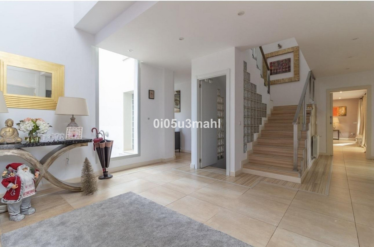 Huis te koop in Pinares de San Antón | 5 slaapkamers H5213155