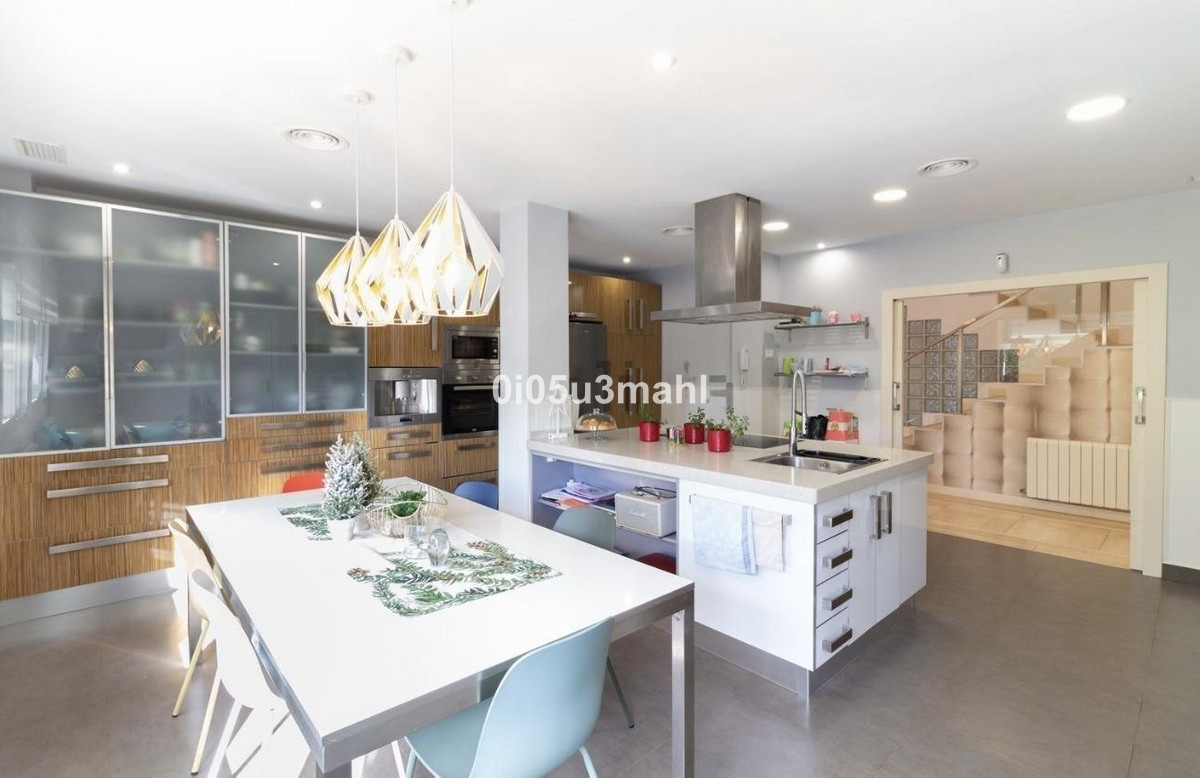 Huis te koop in Pinares de San Antón | 5 slaapkamers H5213155