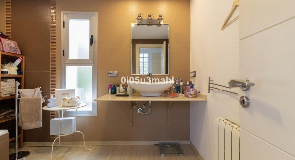 Huis te koop in Pinares de San Antón | 5 slaapkamers H5213155