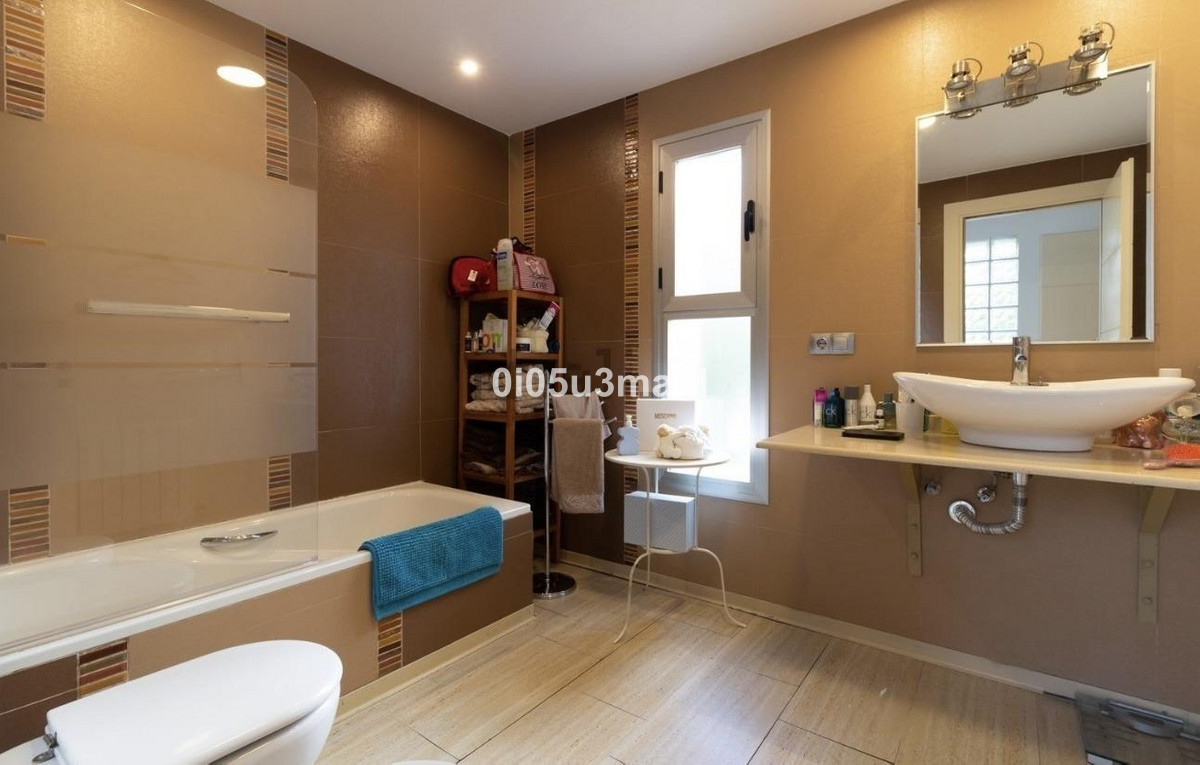 Huis te koop in Pinares de San Antón | 5 slaapkamers H5213155