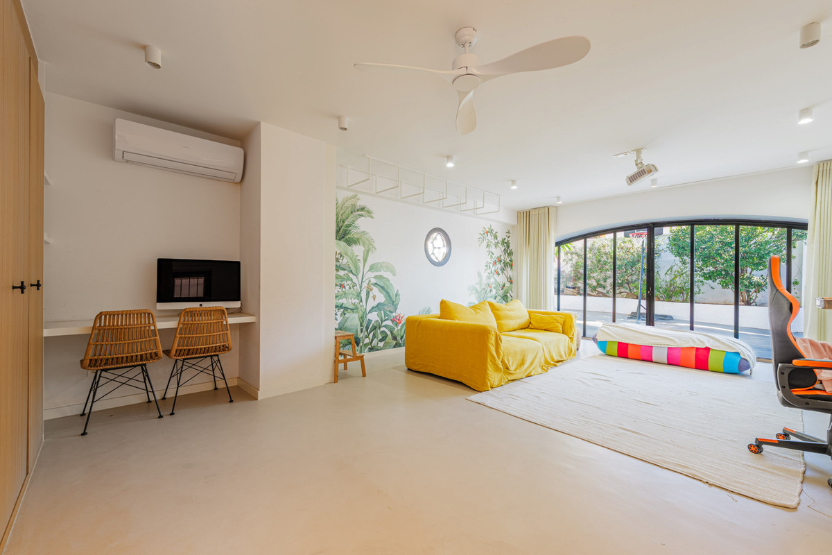 Huis te koop in Pinares de San Antón | 4 slaapkamers H5387341
