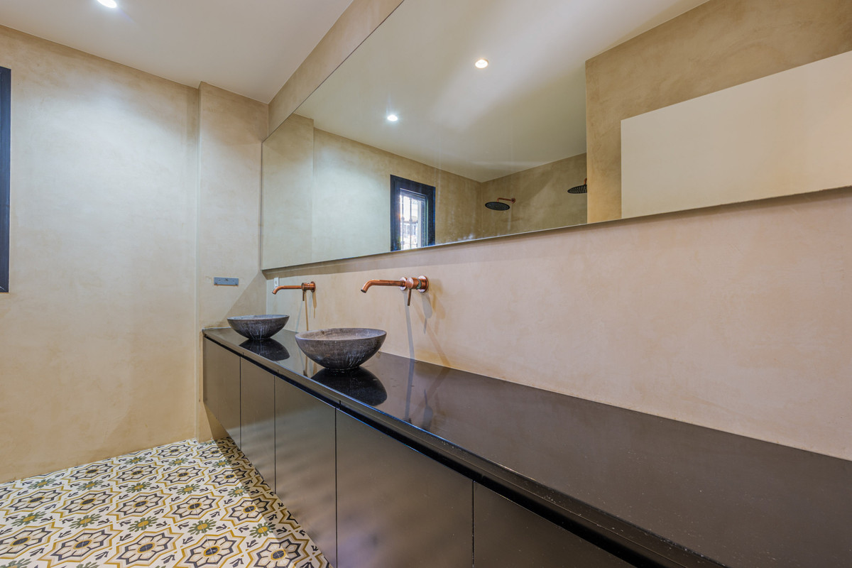 Huis te koop in Pinares de San Antón | 4 slaapkamers H5387341