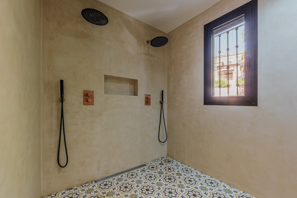 Huis te koop in Pinares de San Antón | 4 slaapkamers H5387341