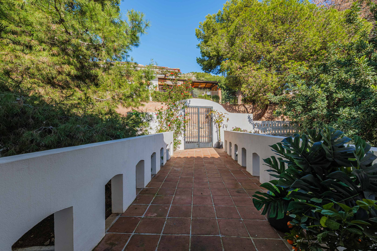 Huis te koop in Pinares de San Antón | 4 slaapkamers H5387341