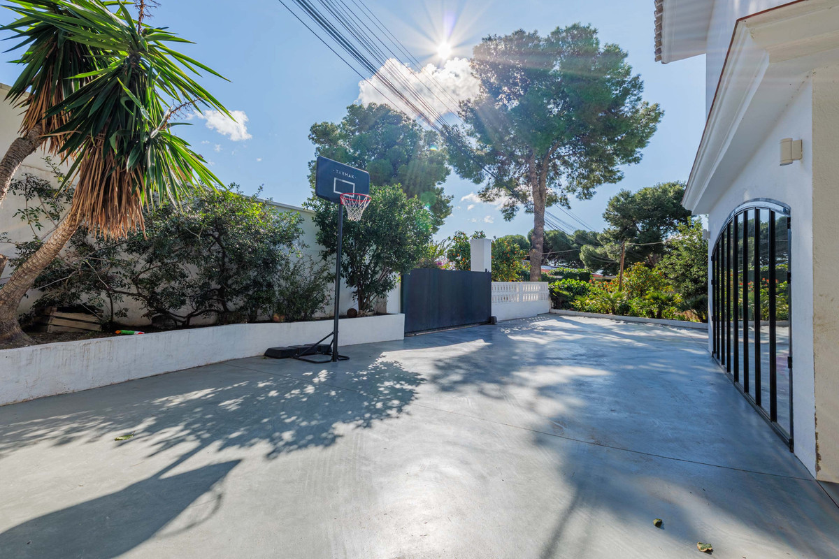 Huis te koop in Pinares de San Antón | 4 slaapkamers H5387341