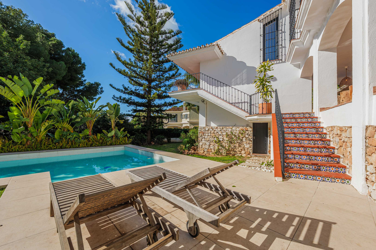 Huis te koop in Pinares de San Antón | 4 slaapkamers H5387341