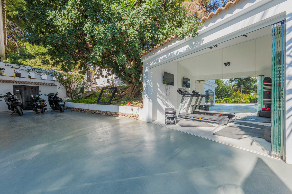 Huis te koop in Pinares de San Antón | 4 slaapkamers H5387341