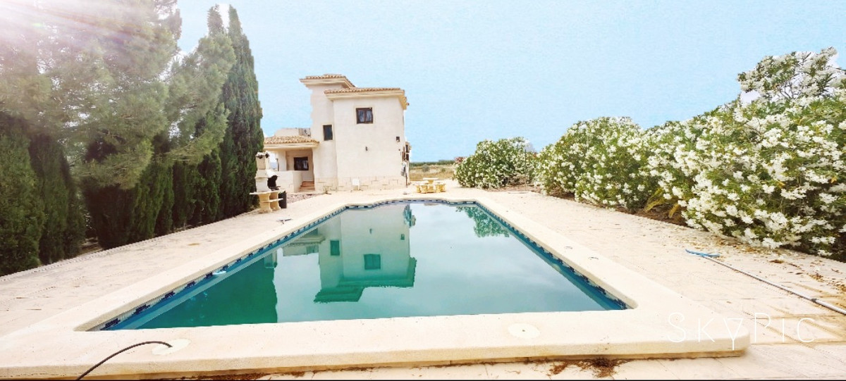 Vrijstaande Villa te koop in Pinoso | 3 slaapkamers H5417311