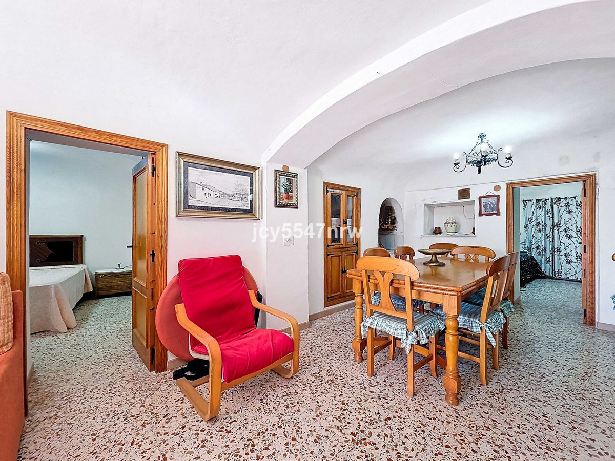 Cave House te koop in Pinoso | 4 slaapkamers H5423350