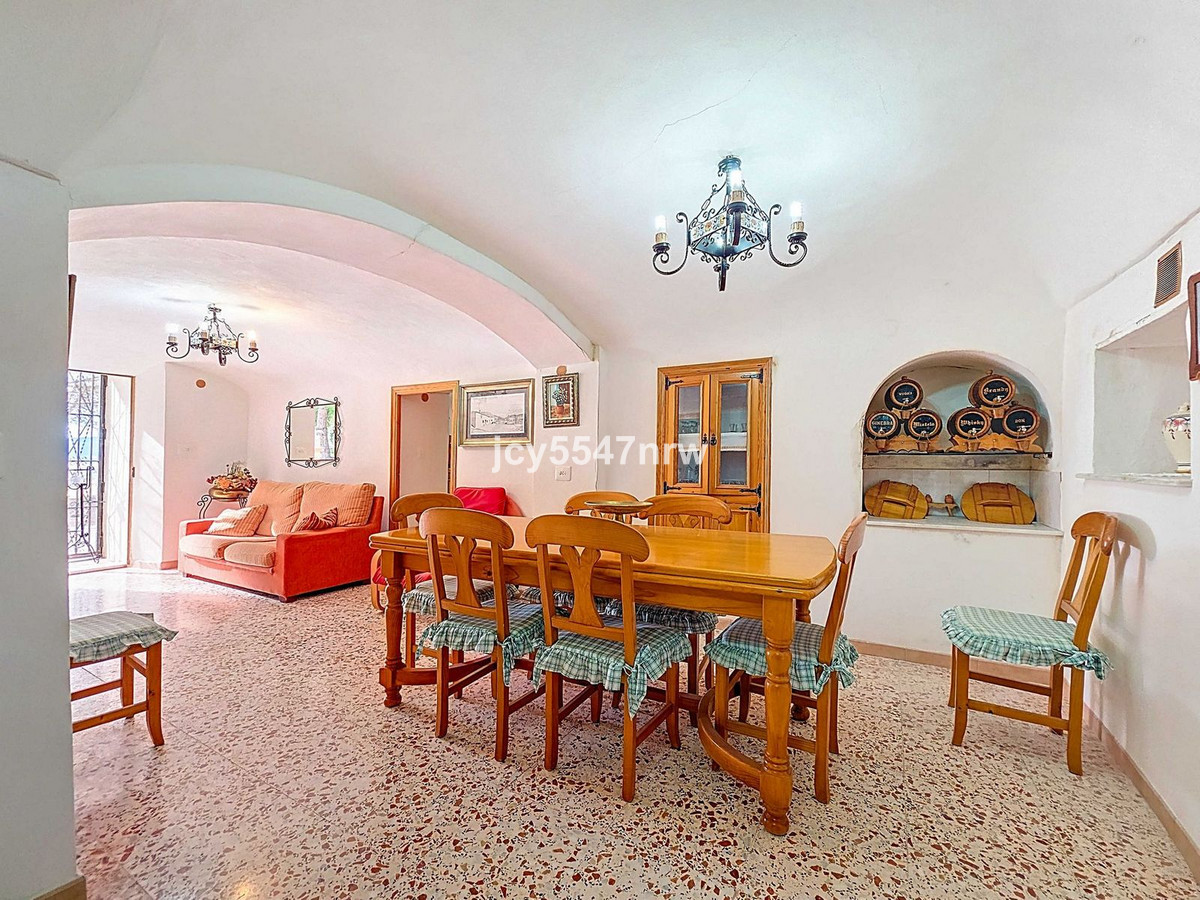 Cave House te koop in Pinoso | 4 slaapkamers H5423350