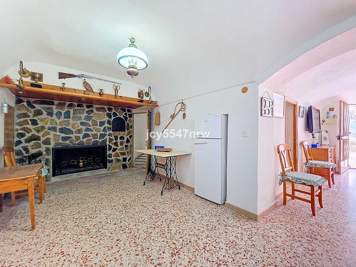 Cave House te koop in Pinoso | 4 slaapkamers H5423350