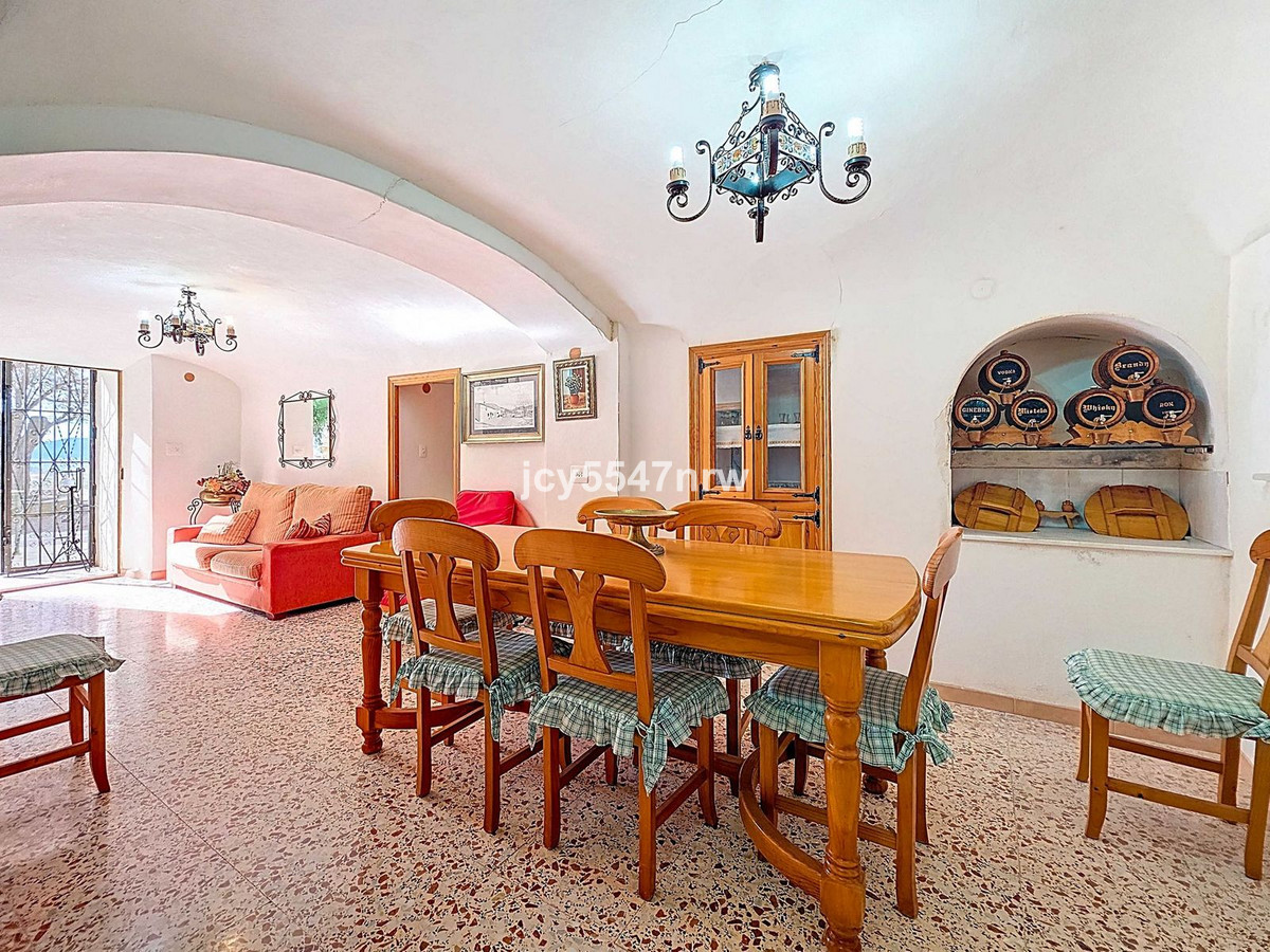 Cave House te koop in Pinoso | 4 slaapkamers H5423350