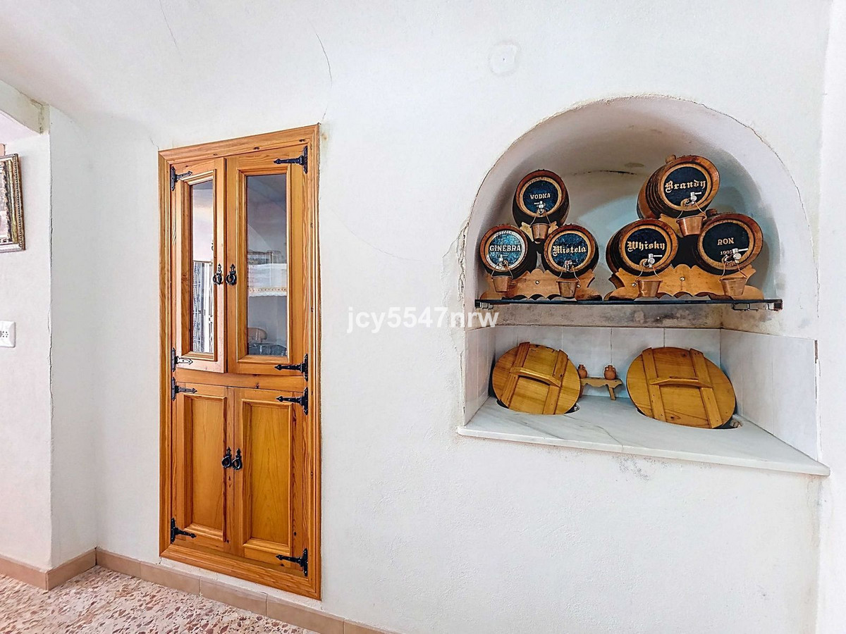 Cave House te koop in Pinoso | 4 slaapkamers H5423350