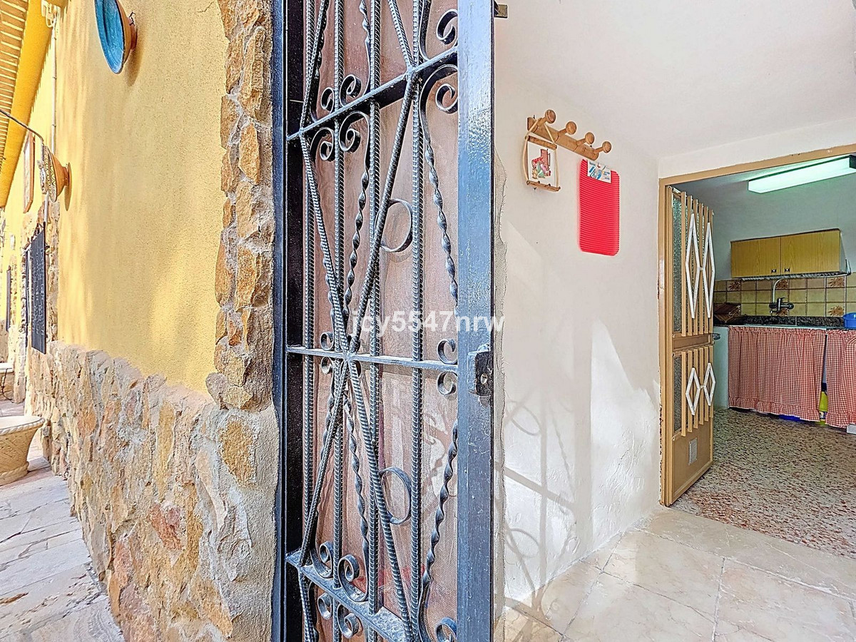 Cave House te koop in Pinoso | 4 slaapkamers H5423350