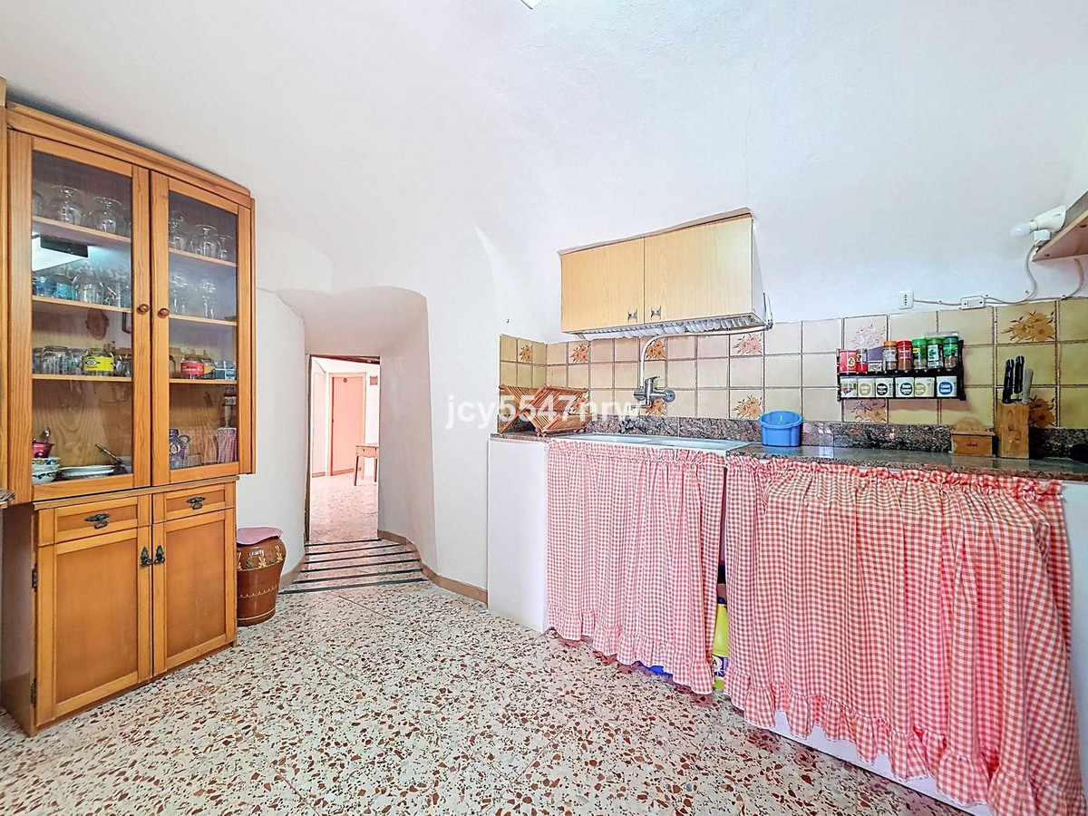 Cave House te koop in Pinoso | 4 slaapkamers H5423350