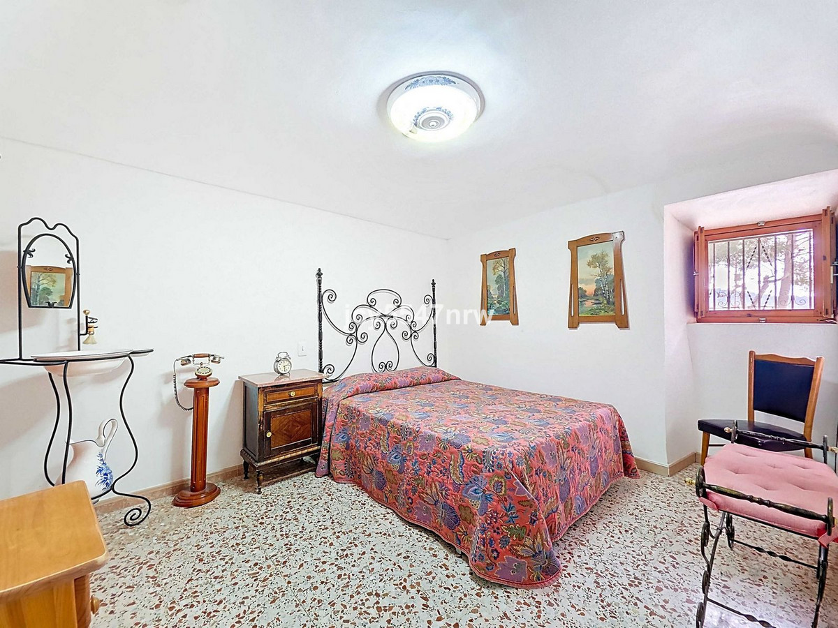 Cave House te koop in Pinoso | 4 slaapkamers H5423350