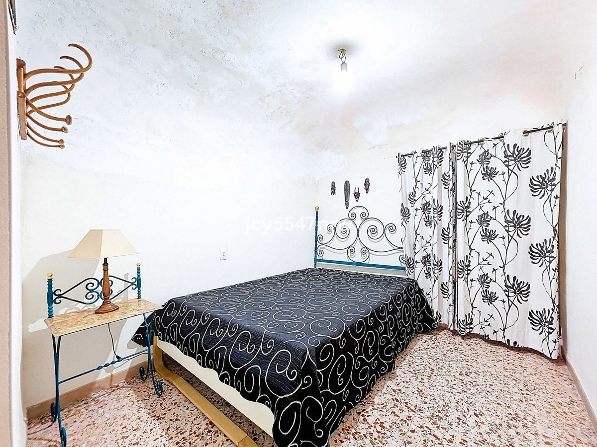 Cave House te koop in Pinoso | 4 slaapkamers H5423350