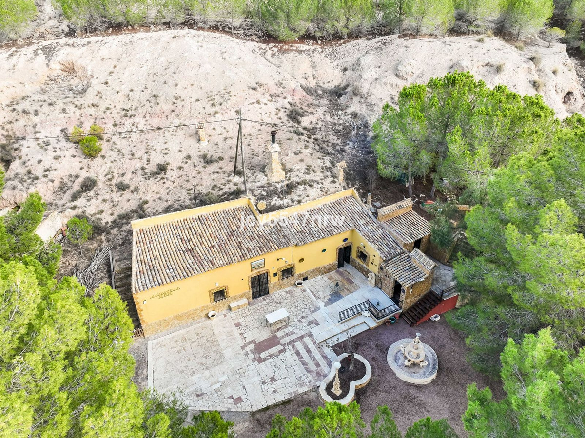 Cave House te koop in Pinoso | 4 slaapkamers H5423350