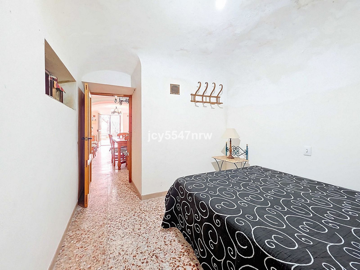 Cave House te koop in Pinoso | 4 slaapkamers H5423350