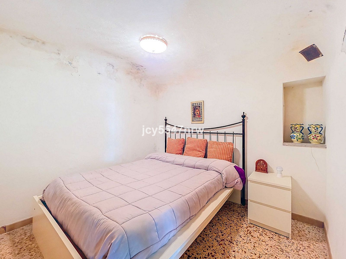 Cave House te koop in Pinoso | 4 slaapkamers H5423350