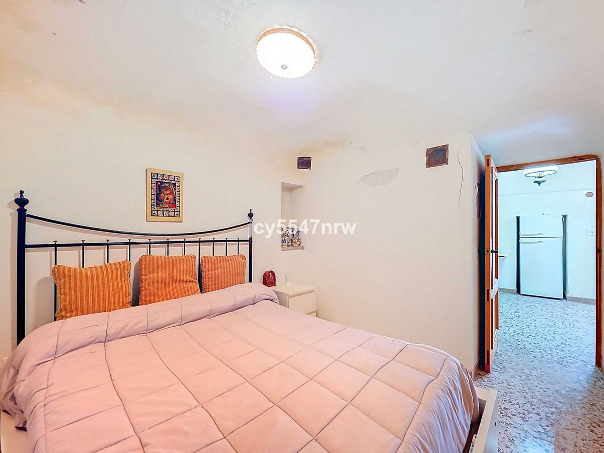 Cave House te koop in Pinoso | 4 slaapkamers H5423350