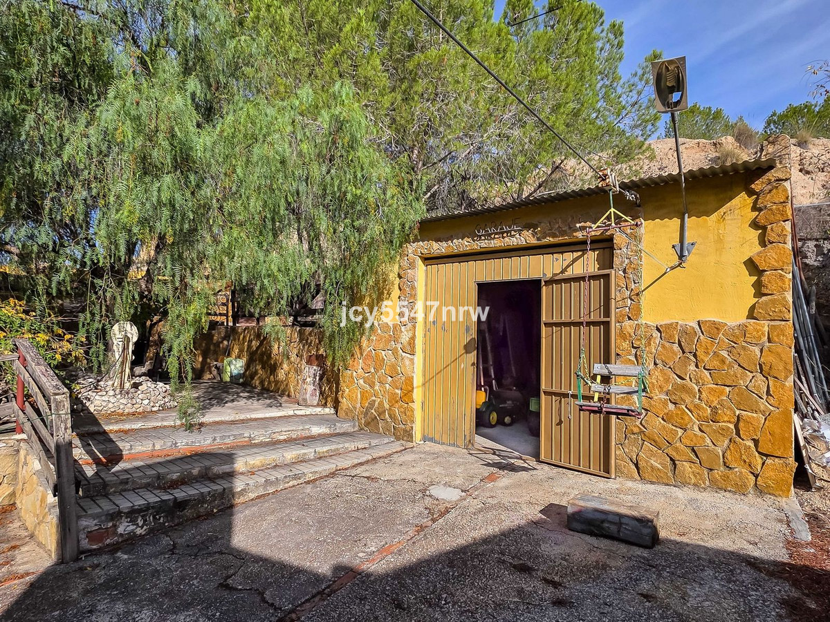 Cave House te koop in Pinoso | 4 slaapkamers H5423350