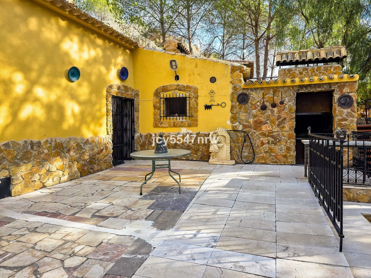 Cave House te koop in Pinoso | 4 slaapkamers H5423350