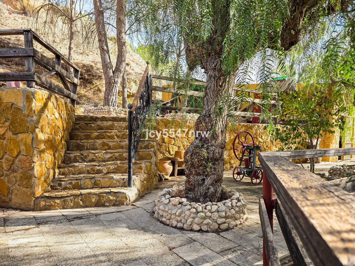 Cave House te koop in Pinoso | 4 slaapkamers H5423350