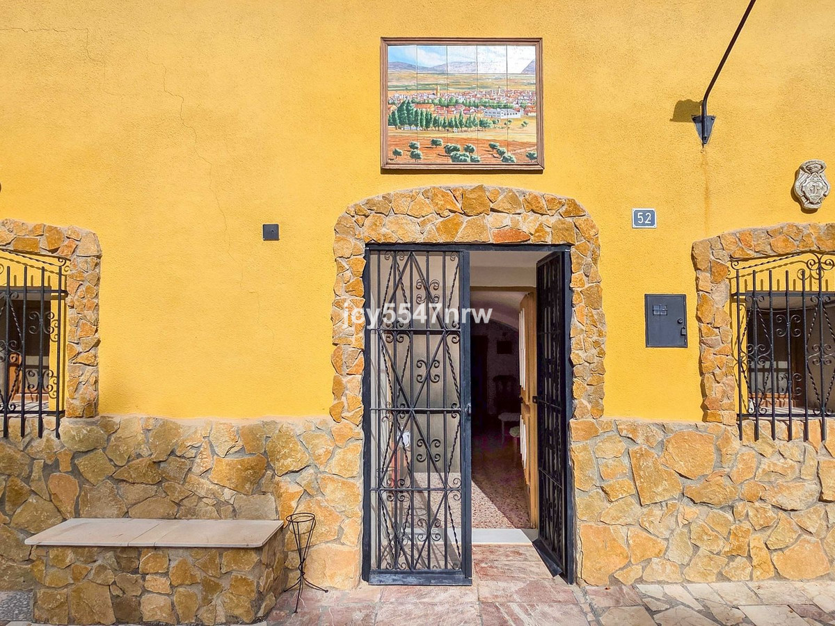 Cave House te koop in Pinoso | 4 slaapkamers H5423350