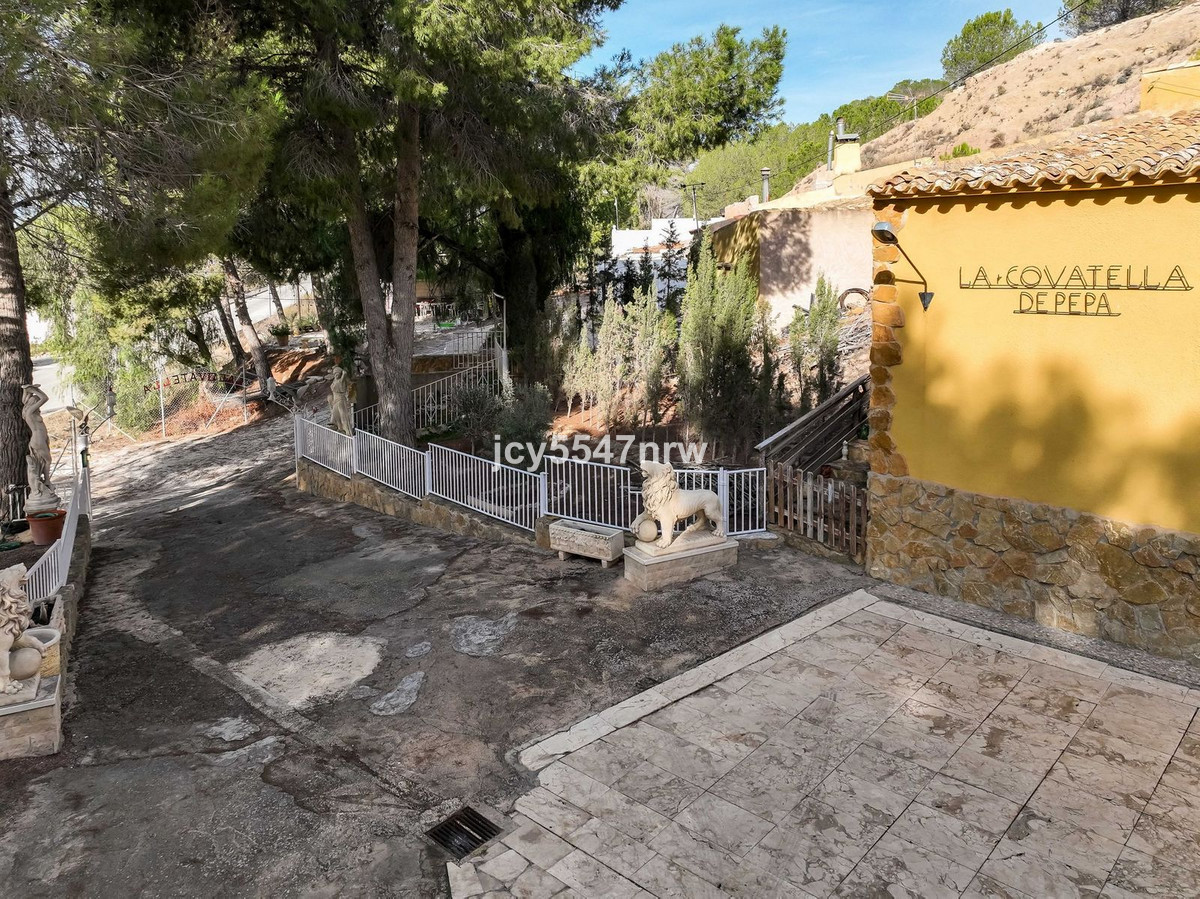 Cave House te koop in Pinoso | 4 slaapkamers H5423350